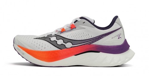 Imagen_5_Noticia_Saucony_Endorphin_Speed_4_La_zapatilla_mixta_de_Saucony_para_preparar_tu_maraton300ddcba8021b016.md.jpg