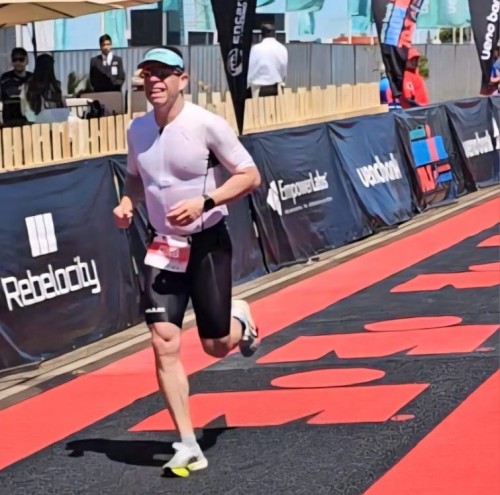 Imagen_noticia_Chilenos_en_IRONMAN_70_3_Encarnacion_Paraguay_2025_Astudillo.jpg
