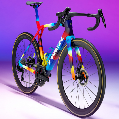 Imagen_6_Tri_Llega_ICON_Gamut_El_nuevo_esquema_de_colores_de_Trek_para_Madone_SLR_y_Speed_Concept_SLR.md.png