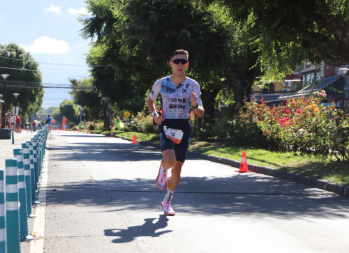 Imagen_3_Noticia_El_IRONMAN_703_de_Pucon_2026_tiene_Start_List_Pro_Benja_Adriazola.md.png