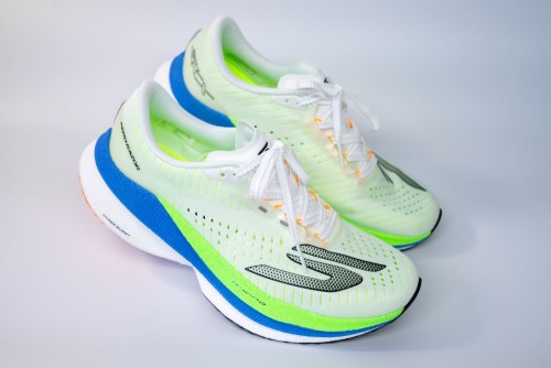 Imagen_noticia_Skechers_Aero_Razor_Mujer_P-compressed.jpg