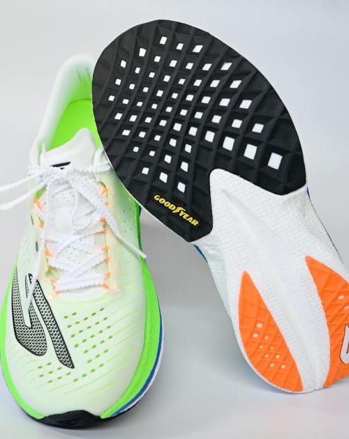 Imagen_noticia_Skechers_Aero_Razor_Mujer_P3-compressed.jpg