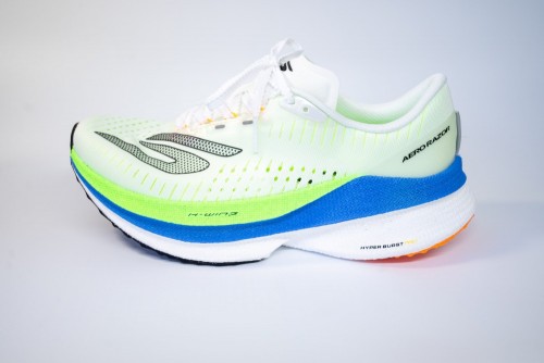 Imagen_noticia_Skechers_Aero_Razor_Mujer_P7-compressed.jpg