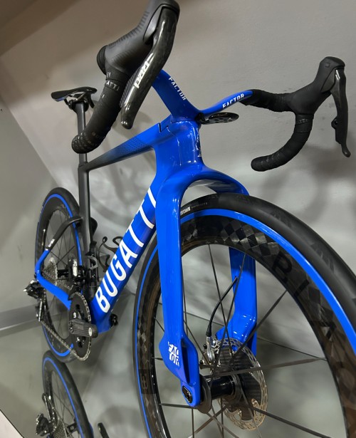 Imagen_noticia_Bugatti_Factor_ONE_3-compressed.jpg