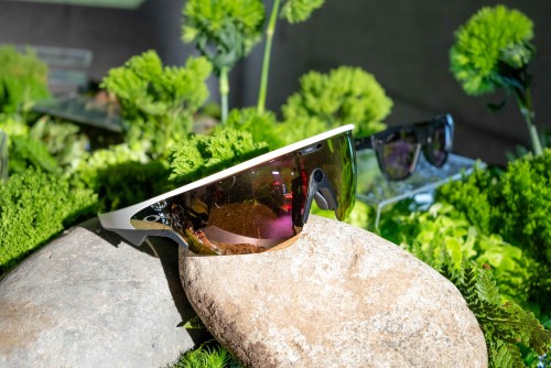 Imagen_11_Noticia_EssilorLuxottica_trae_a_Chile_los_anteojos_Ray_Ban_Meta_y_Oakley_Meta.md.jpg